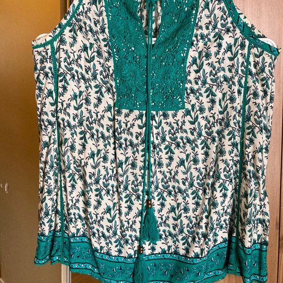 Easy wear versatile - Picture 1 of 7